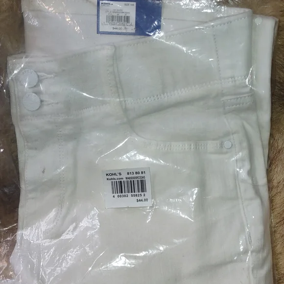 Apt 9 mid rise white stretch bootcut curvy tummy control jeans. Size 10S New - Picture 2 of 13